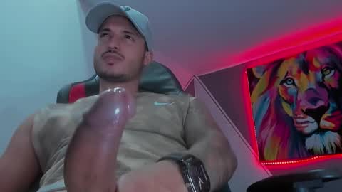 Snapshot of david__ox chatting on 10.10.25 david__ox online show from 10.10.25