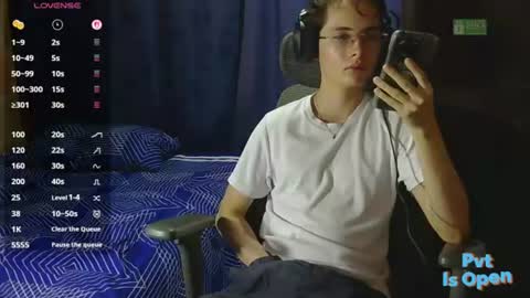 Snapshot of david_colombian chatting on 07.05.26 ProgrammerBoy online show from 07.05.26