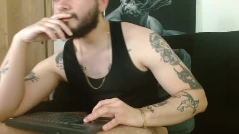 Snapshot of david_franco1 chatting on 10.20.25 Twitter davidsanctum online show from 10.20.25