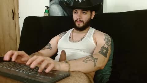 Snapshot of david_franco1 chatting on 10.31.25 Twitter davidsanctum online show from 10.31.25