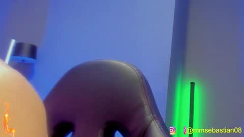 Snapshot of david_jons7 chatting on 05.15.26 David Jons online show from 05.15.26