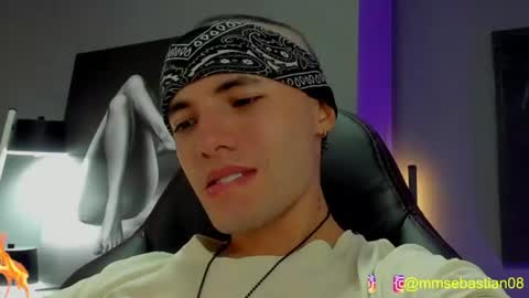 Snapshot of david_jons7 chatting on 07.05.26 David Jons online show from 07.05.26