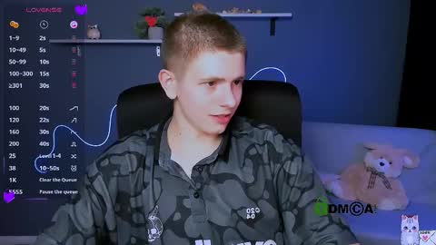 Snapshot of david_lovee chatting on 03.08.25 David online show from 03.08.25