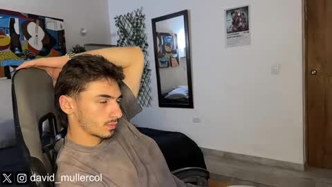 Snapshot of david_muller_ chatting on 09.26.25 David online show from 09.26.25