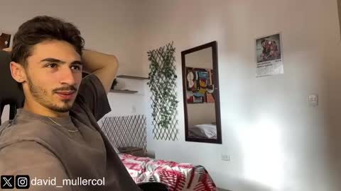 Snapshot of david_muller_ chatting on 09.26.25 David online show from 09.26.25