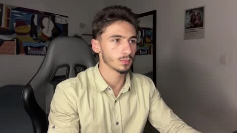 Snapshot of david_muller_ chatting on 10.28.25 David online show from 10.28.25