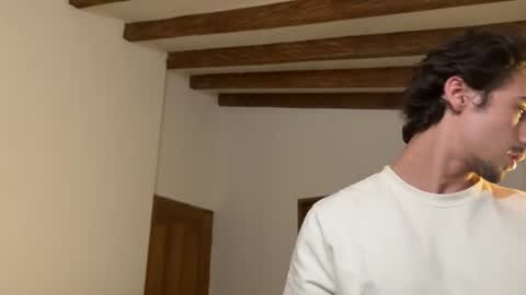 Snapshot of david_muller_ chatting on 06.19.26 David online show from 06.19.26
