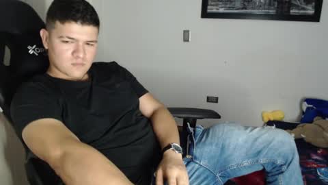 Snapshot of david_smit_ chatting on 01.04.25 david smit online show from 01.04.25