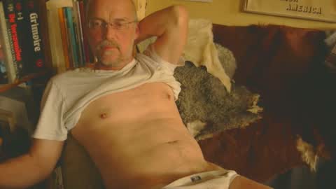 Snapshot of davidbo_no1 chatting on 10.12.25 David online show from 10.12.25