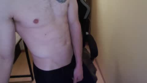 Snapshot of davidoventt chatting on 02.04.25 davidoventt online show from 02.04.25