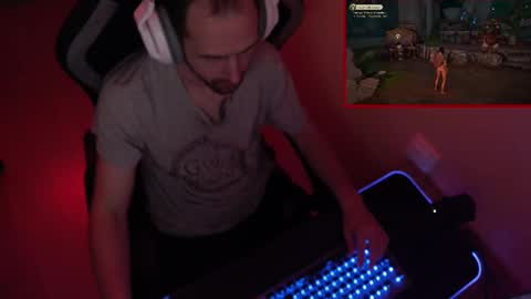 Snapshot of davidoventt chatting on 02.28.25 davidoventt online show from 02.28.25