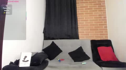 Snapshot of davidx_x21 chatting on 10.28.25 davidx_x21 online show from 10.28.25