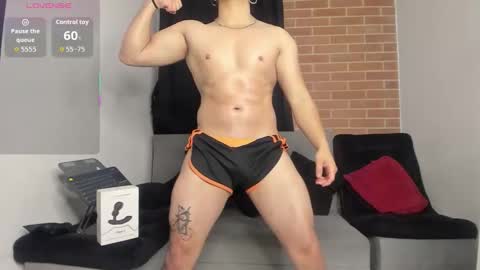 Snapshot of davidx_x21 chatting on 11.06.25 davidx_x21 online show from 11.06.25