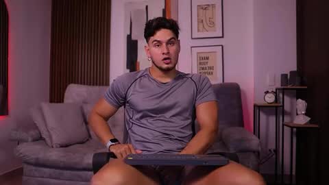 Snapshot of davies_brown chatting on 10.17.25 Davies brown schedule 12pm to 5pm col time online show from 10.17.25