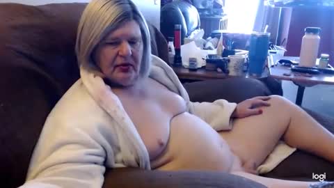 Snapshot of dawndoesall chatting on 01.05.25 dawndoesall online show from 01.05.25