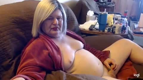 Snapshot of dawndoesall chatting on 02.09.25 dawndoesall online show from 02.09.25