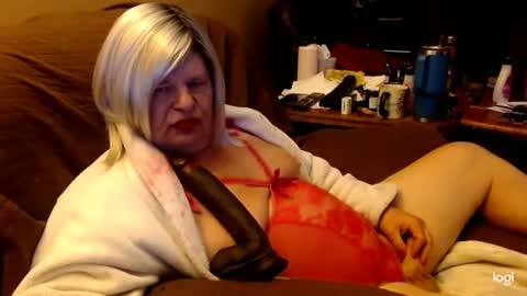 Snapshot of dawndoesall chatting on 02.11.25 dawndoesall online show from 02.11.25