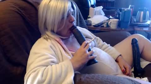 Snapshot of dawndoesall chatting on 02.22.25 dawndoesall online show from 02.22.25