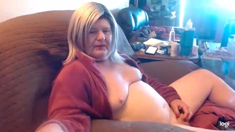 Snapshot of dawndoesall chatting on 09.28.25 dawndoesall online show from 09.28.25