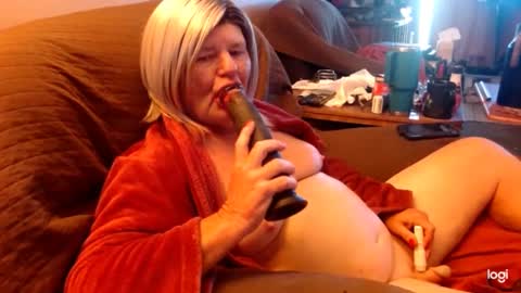 Snapshot of dawndoesall chatting on 10.08.25 dawndoesall online show from 10.08.25