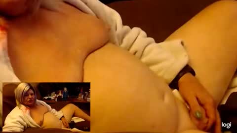 Snapshot of dawndoesall chatting on 11.11.25 dawndoesall online show from 11.11.25