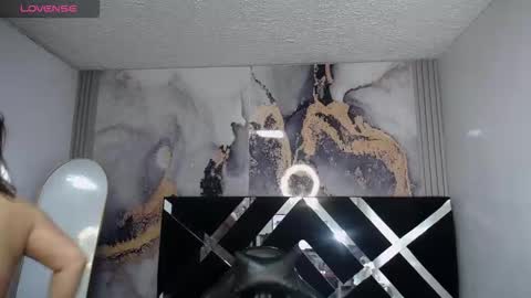 Snapshot of dayan_v_ chatting on 11.13.25 Hi Stream 1500 to 2100 online show from 11.13.25