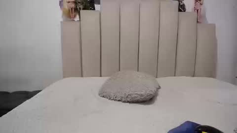 instagram  catherin dayana reina online show from 10.16.25