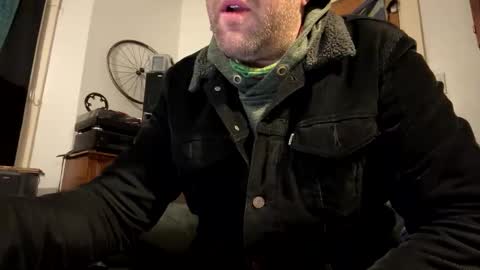 Snapshot of dayblue chatting on 12.04.25 dayblue online show from 12.04.25