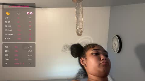 Snapshot of dayqueen1 chatting on 10.08.25 dayqueen1 online show from 10.08.25