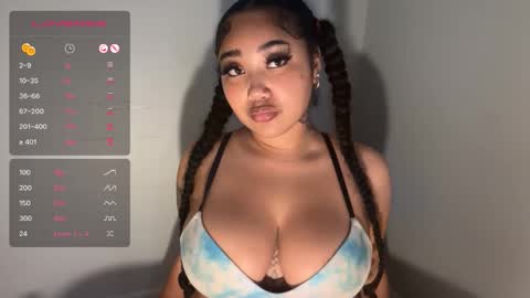 Snapshot of dayqueen1 chatting on 10.14.25 dayqueen1 online show from 10.14.25