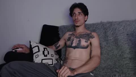 Snapshot of dazzayyy chatting on 10.13.25 dazzayy online show from 10.13.25