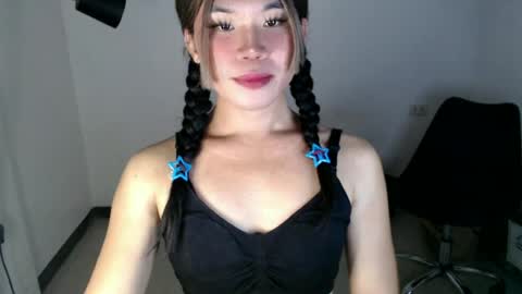 Snapshot of dazzzlingcarol chatting on 06.27.26 dazzzlingcarol online show from 06.27.26