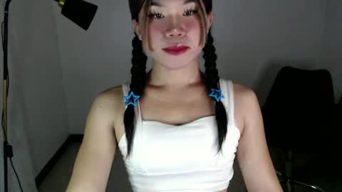 Snapshot of dazzzlingcarol chatting on 06.30.26 dazzzlingcarol online show from 06.30.26
