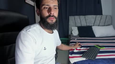 Snapshot of dcollins_ chatting on 10.03.25 dcollins_ online show from 10.03.25