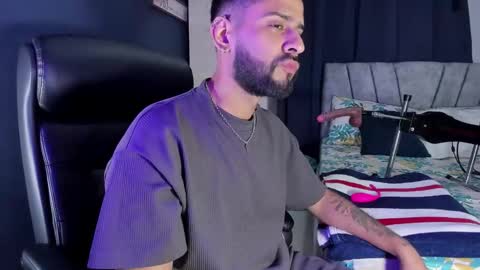 Snapshot of dcollins_ chatting on 10.09.25 dcollins_ online show from 10.09.25