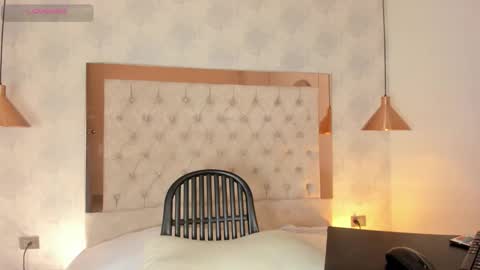 Snapshot of dea_athenea chatting on 10.29.25 dea_athenea online show from 10.29.25