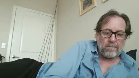 playing near open window online show from 01.08.26