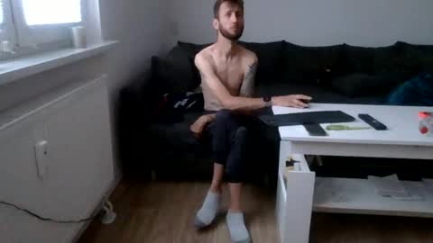 Snapshot of deaf_fc_union_berlin14 chatting on 06.16.26 robert online show from 06.16.26