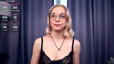 Charlie 18yo online show from 10.14.25
