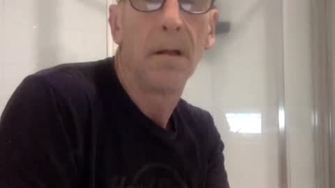 Snapshot of deanofflove221000 chatting on 10.19.25 deanofflove221000 online show from 10.19.25