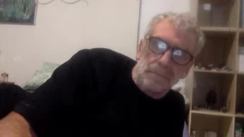 Snapshot of deanofflove221000 chatting on 11.24.25 deanofflove221000 online show from 11.24.25