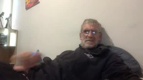 Snapshot of deanofflove221000 chatting on 02.17.26 deanofflove221000 online show from 02.17.26