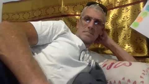 Snapshot of deanofflove221000 chatting on 02.21.26 deanofflove221000 online show from 02.21.26