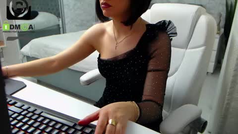Snapshot of dear_ellisse chatting on 03.01.25 Elly online show from 03.01.25