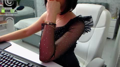Snapshot of dear_ellisse chatting on 03.01.25 Elly online show from 03.01.25