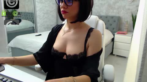 Snapshot of dear_ellisse chatting on 03.06.25 Elly online show from 03.06.25