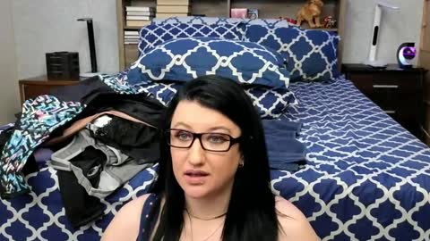 Rayna online show from 02.21.25