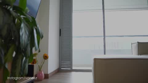 Snapshot of dearnina chatting on 09.19.25 NINA 30OFF online show from 09.19.25