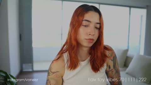 Snapshot of dearnina chatting on 09.23.25 NINA 30OFF online show from 09.23.25