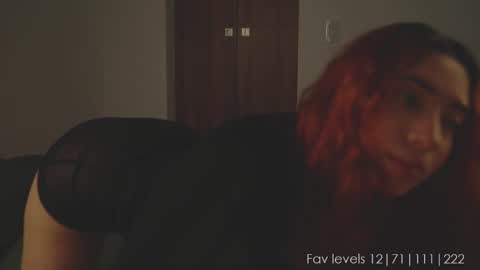 Snapshot of dearnina chatting on 10.18.25 NINA 30OFF online show from 10.18.25